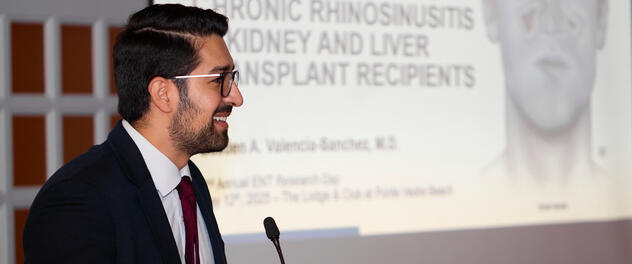 Research fellow presenting at Head and Neck Surgery Research Day